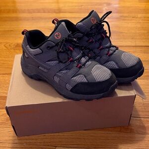 Merrell Moab Low hiking shoe, boys size 6.5, gray and black, in box
